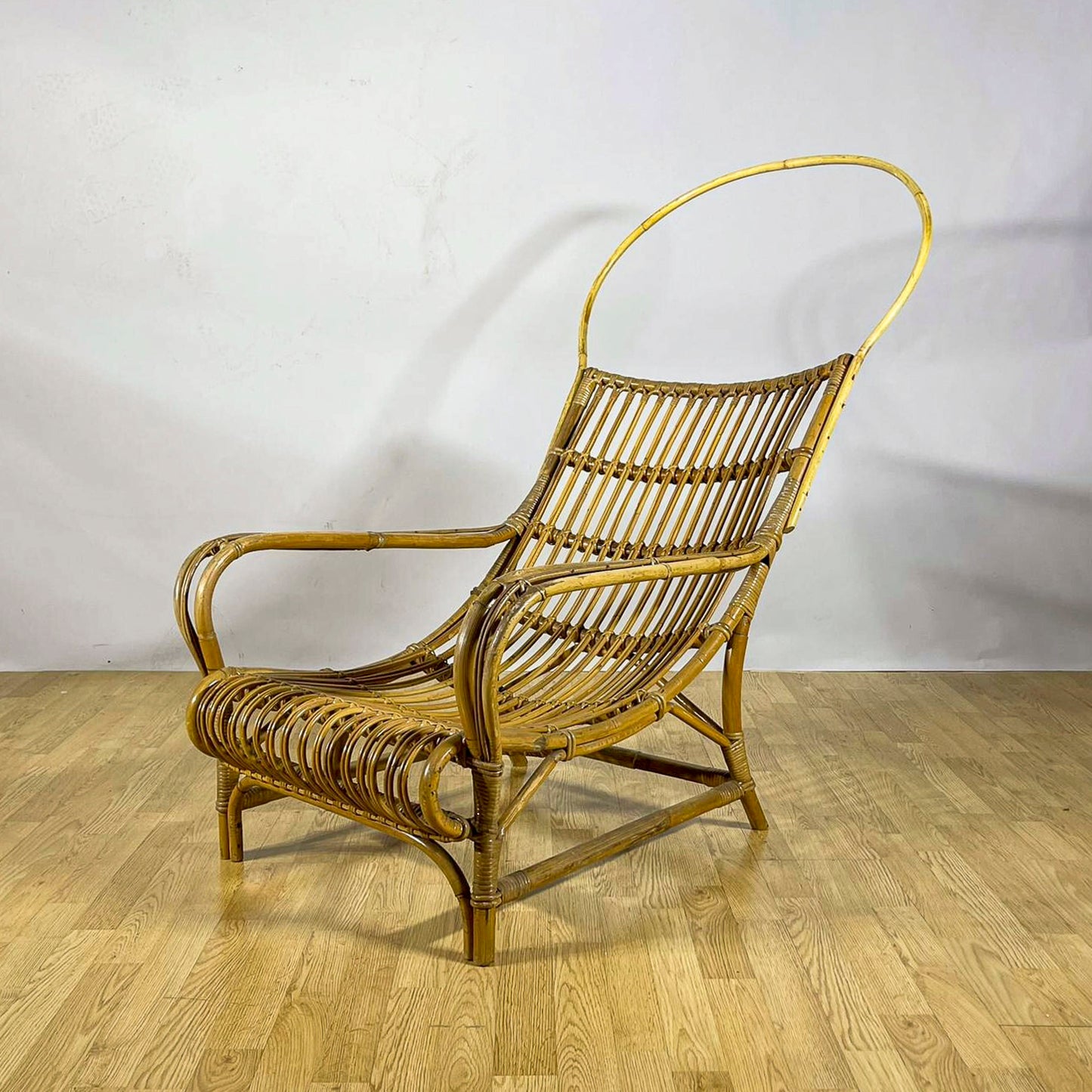 Poltrona Lounge high-back in bambù e rattan, design mediterraneo anni 60