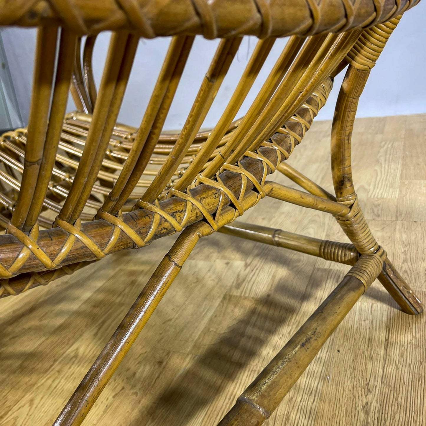 Poltrona Lounge high-back in bambù e rattan, design mediterraneo anni 60
