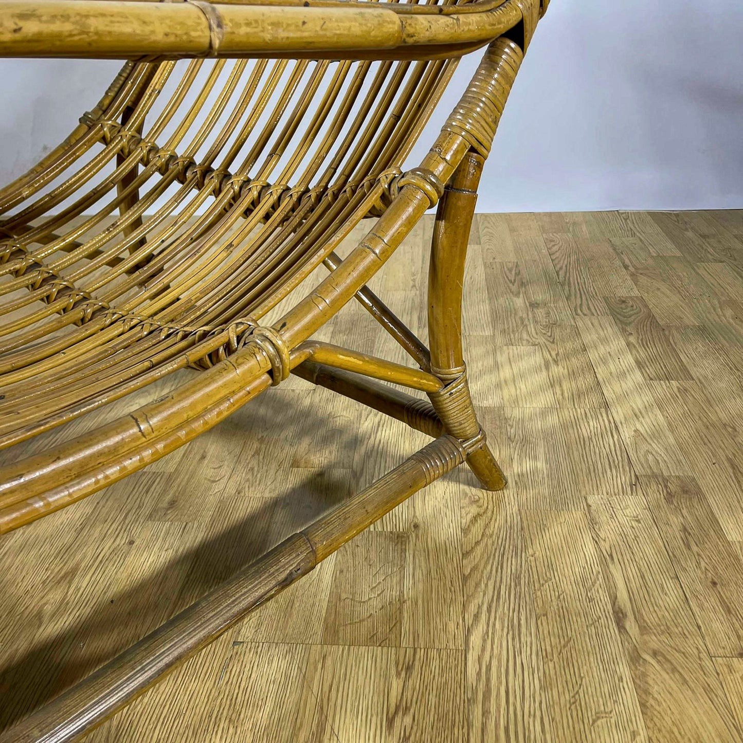 Poltrona Lounge high-back in bambù e rattan, design mediterraneo anni 60