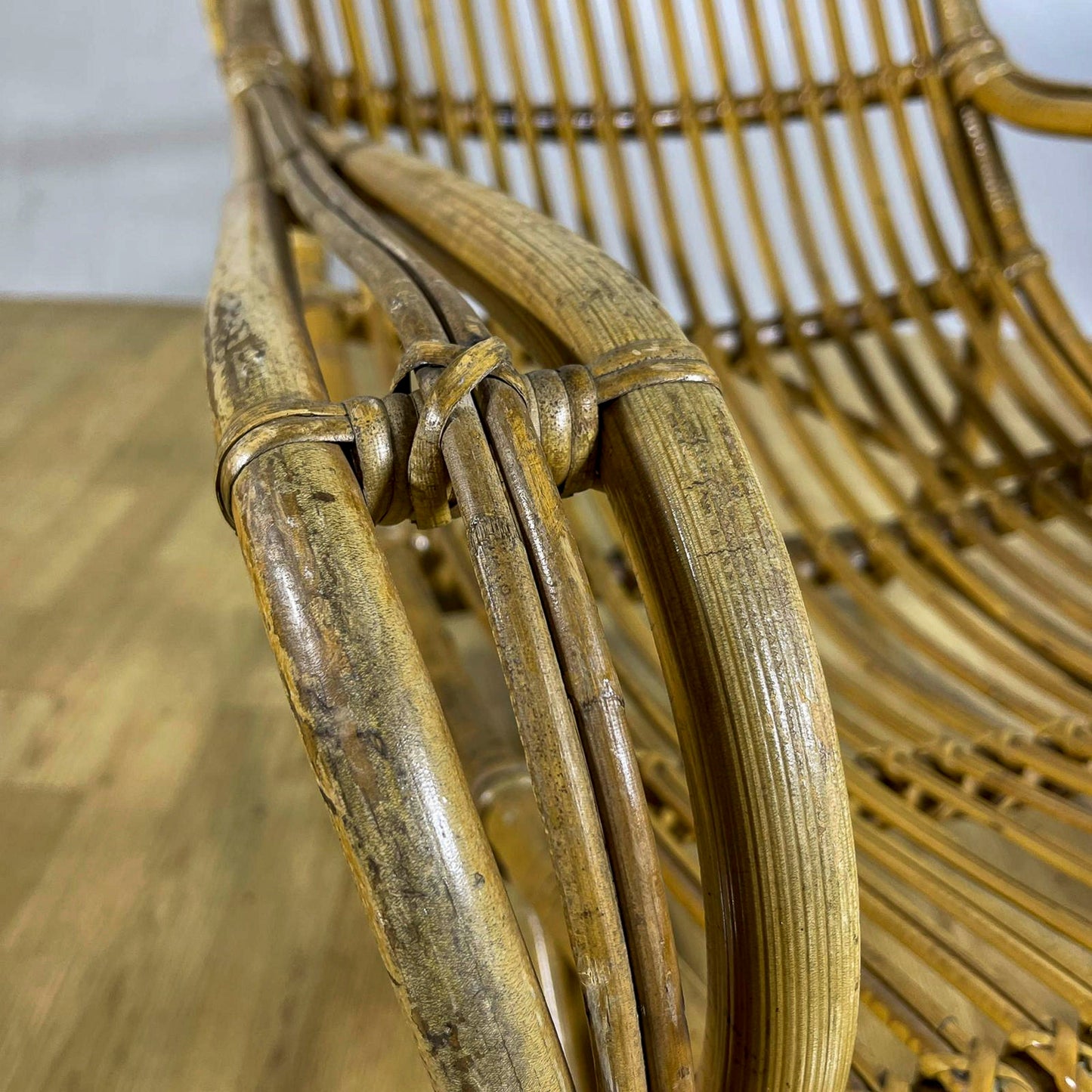 Poltrona Lounge high-back in bambù e rattan, design mediterraneo anni 60