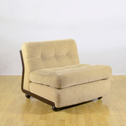 Poltrona Lounge Amanta Di Mario Bellini X CeB Italia In Velluto A Coste Beige E Scocca In Fibra Di Vetro Anni 70