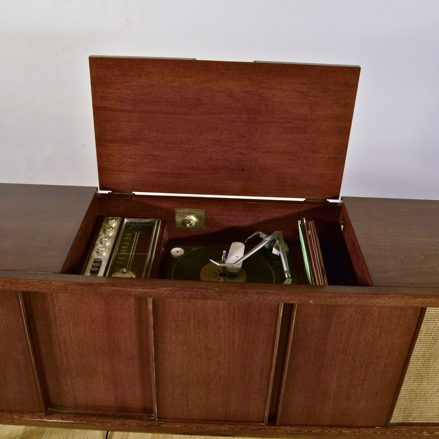 Console Stereo Admiral Con Giradischi In Legno Massello Anni 50