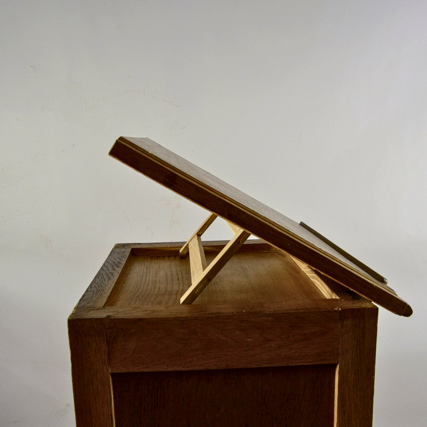 Mobile scrittoio da Ufficio con anta scorrevole a chiusura Tambour in Rovere e cassetti