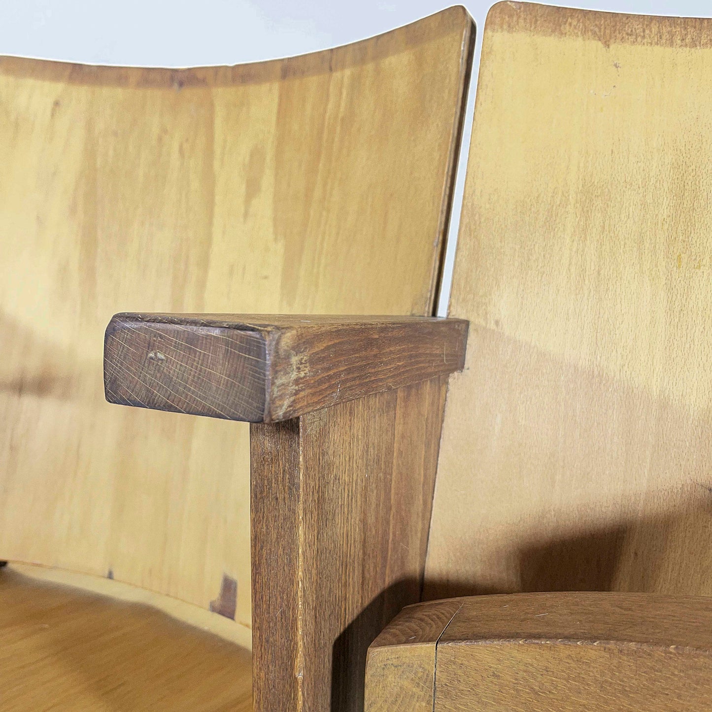 Tris sedute ribaltanti da cinema in massello e multistrato curvato anni 50