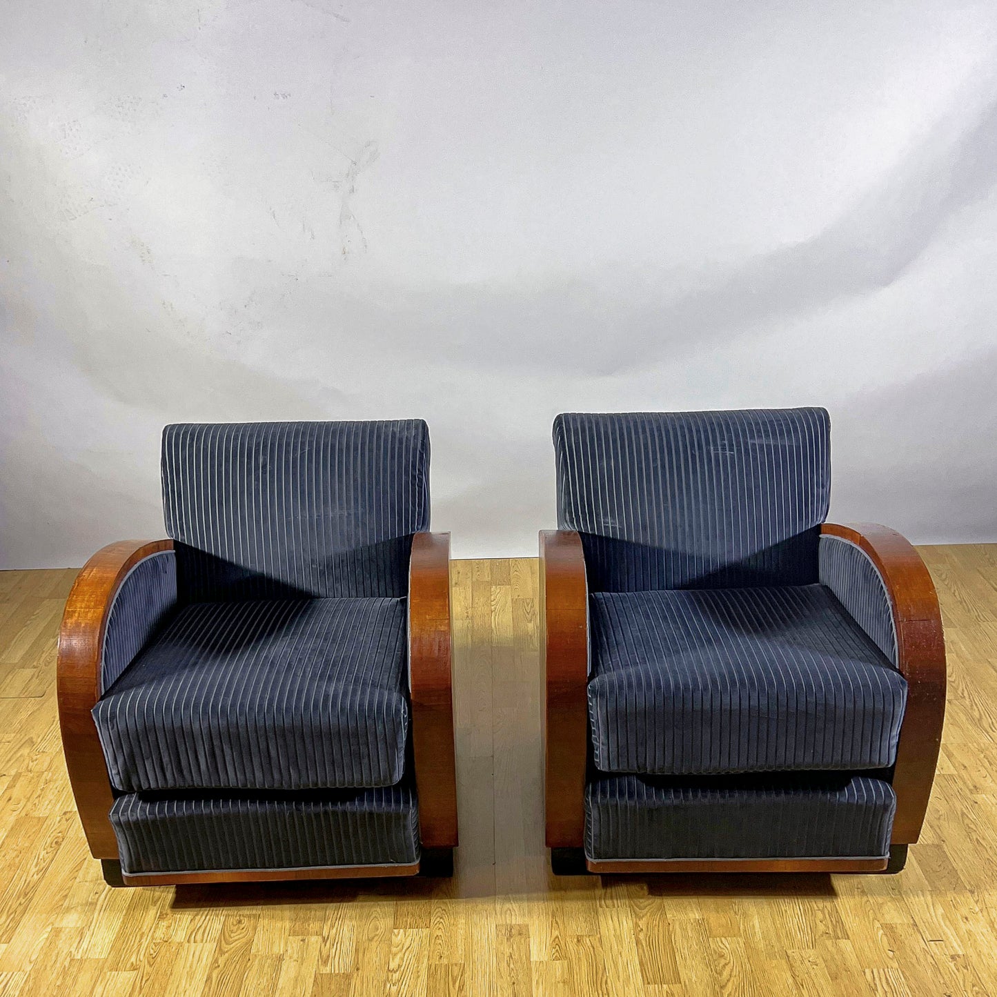 Coppia Poltrone Art Deco in Radica di Noce e velluto rigato Blu Navy anni 30