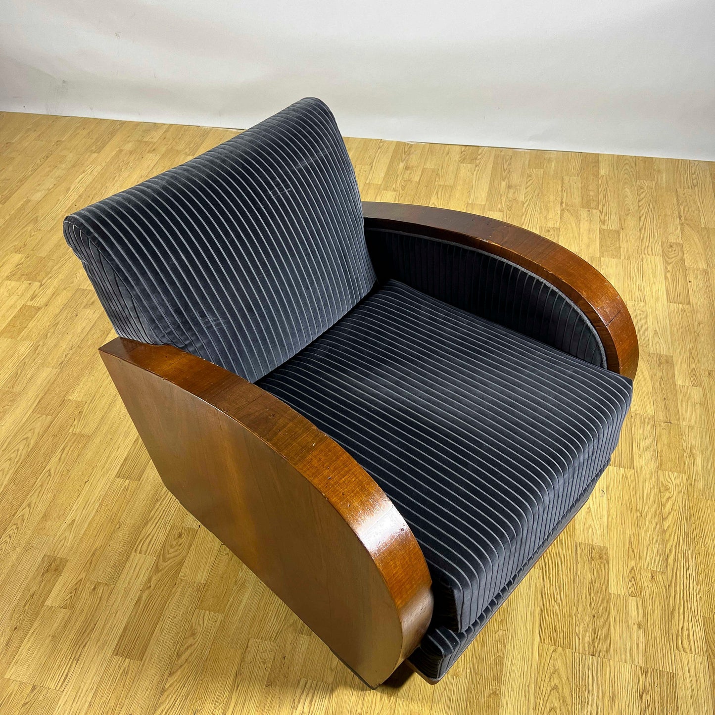 Coppia Poltrone Art Deco in Radica di Noce e velluto rigato Blu Navy anni 30