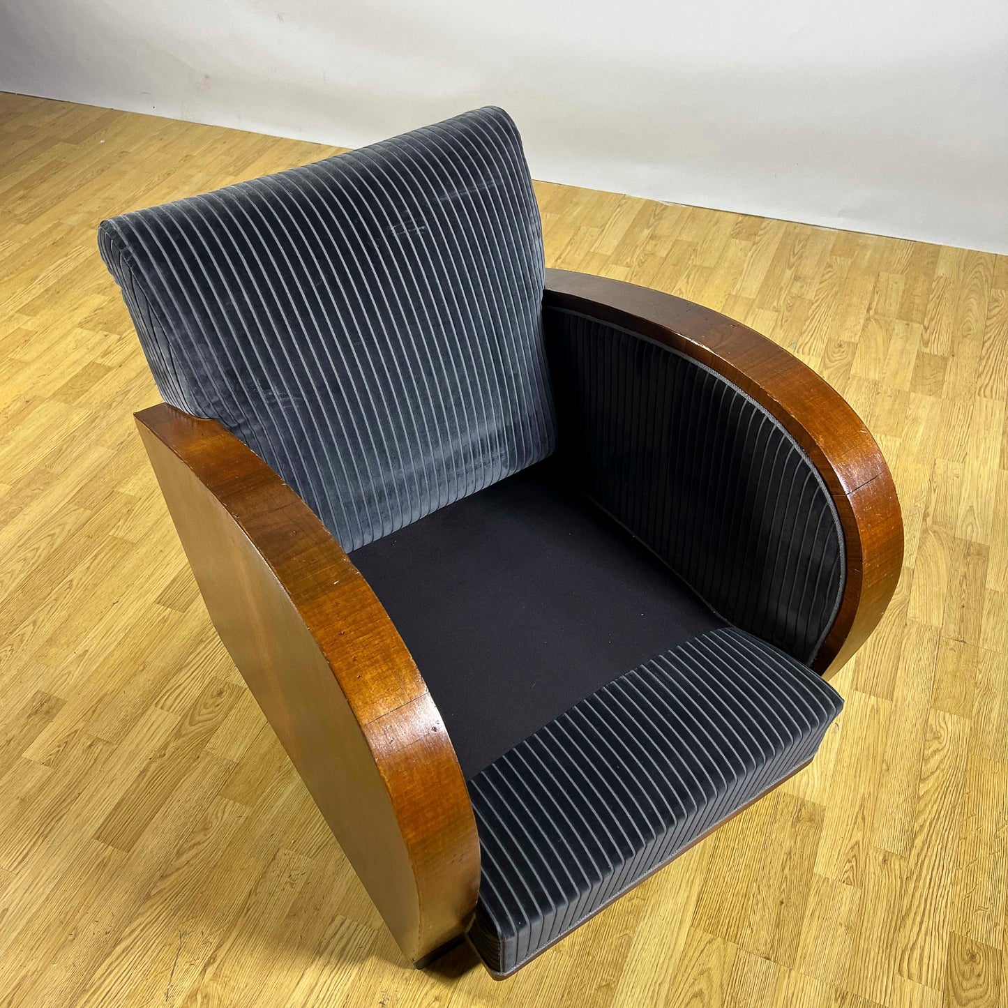 Coppia Poltrone Art Deco in Radica di Noce e velluto rigato Blu Navy anni 30