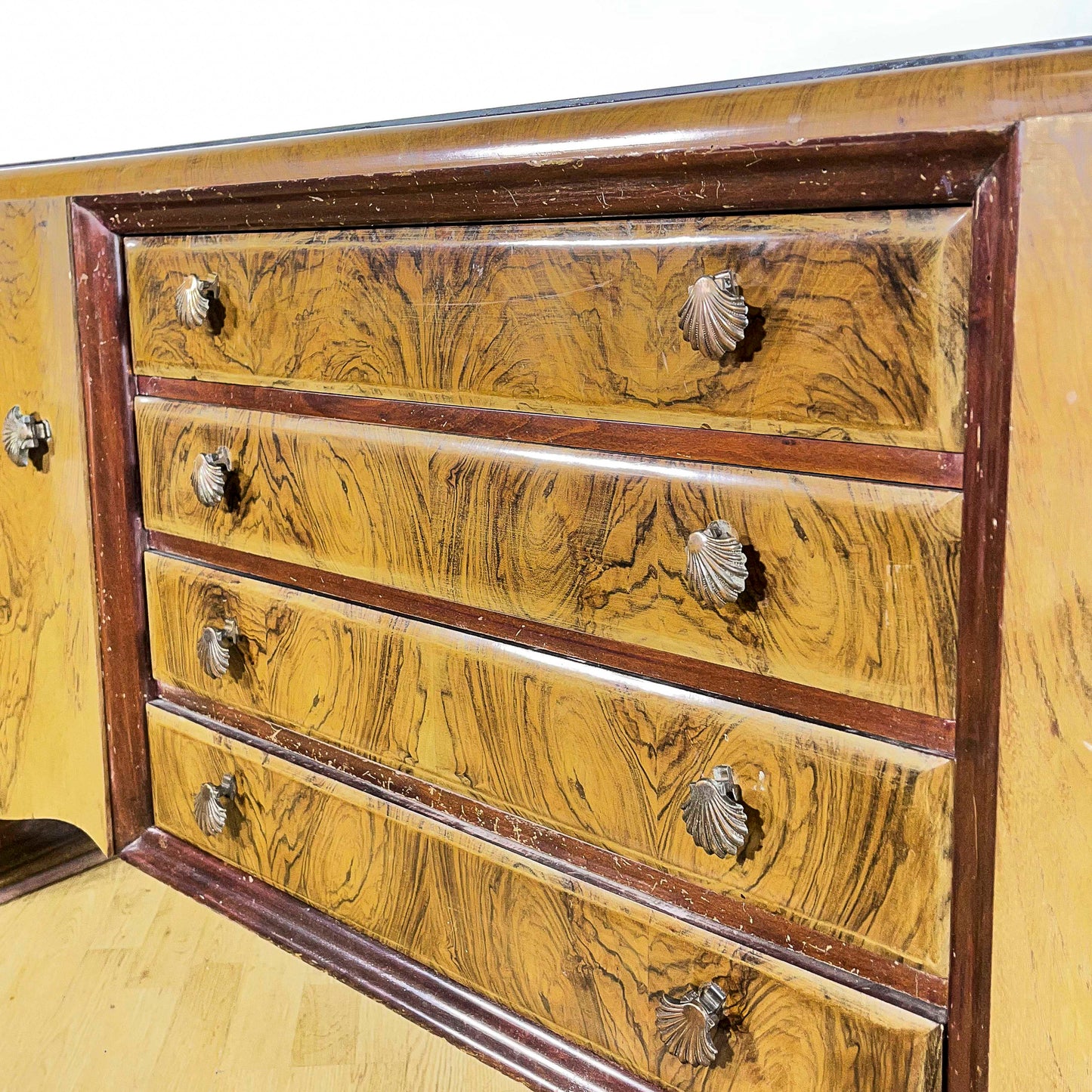 Credenza in stile Art Deco realizzata in radica di noce Lupparelli Cicli Foligno anni 30