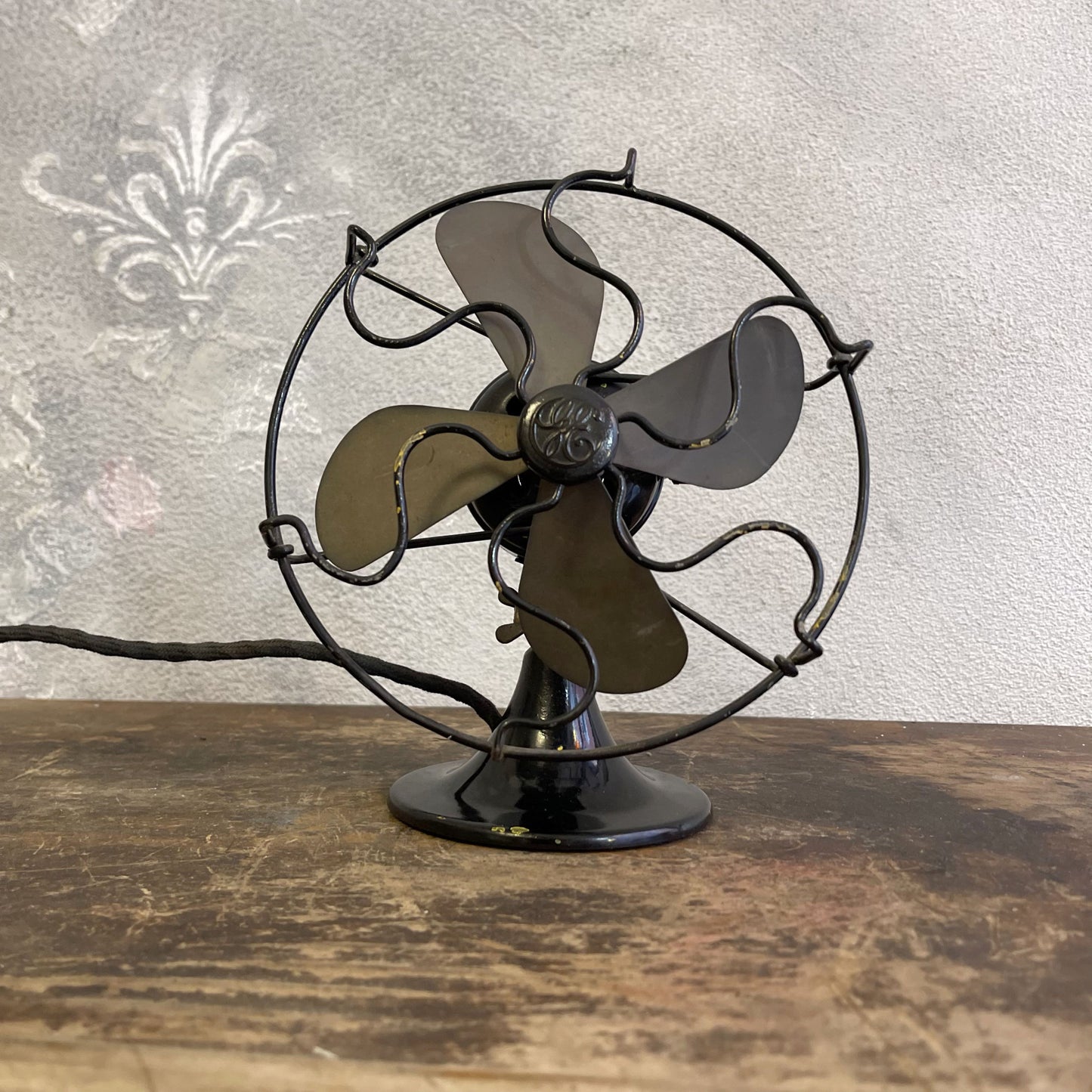 Ventilatore Da Tavolo General Electric Milano Con Pale In Ottone E Struttura In Ferro Anni 30