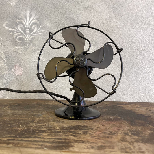 Ventilatore Da Tavolo General Electric Milano Con Pale In Ottone E Struttura In Ferro Anni 30