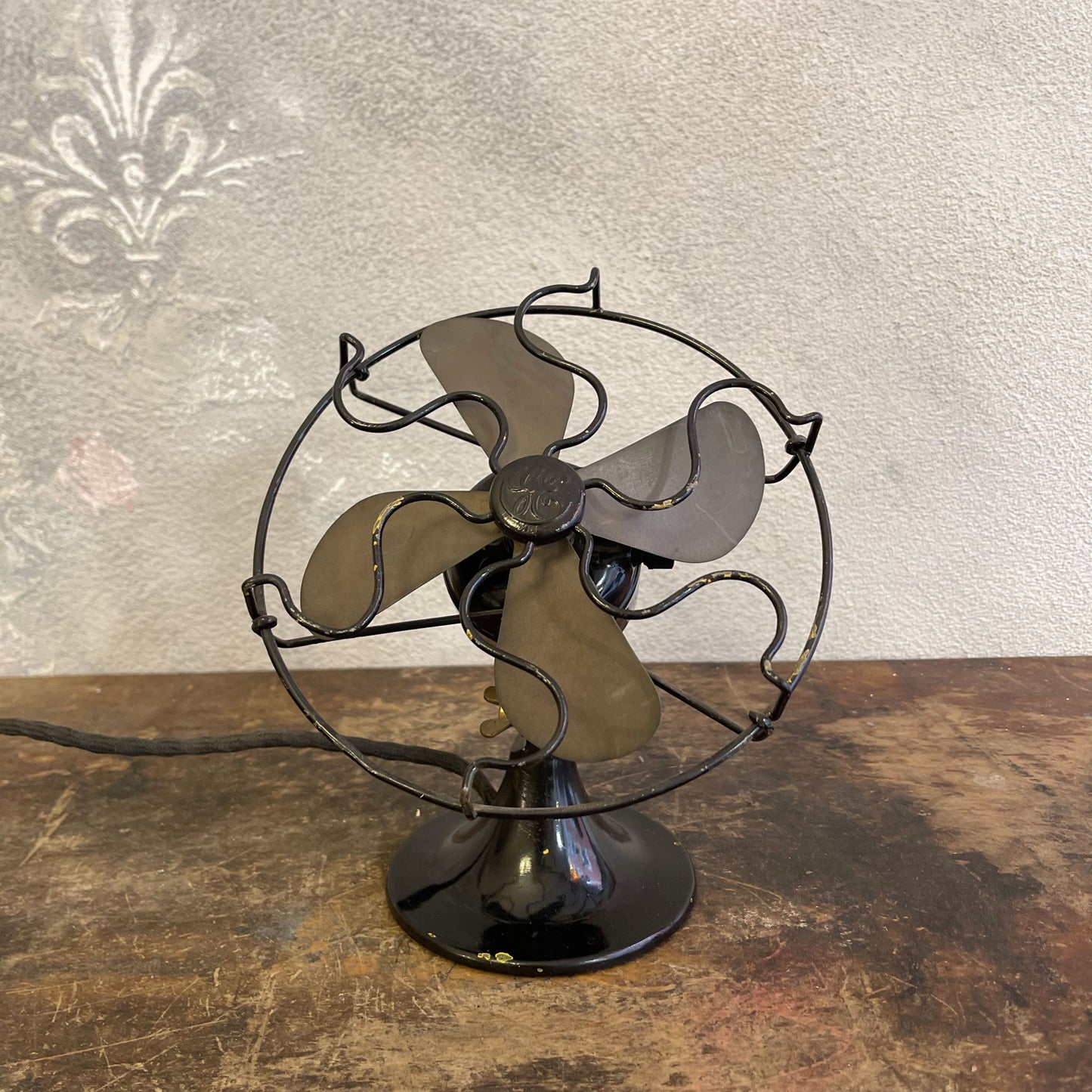 Ventilatore Da Tavolo General Electric Milano Con Pale In Ottone E Struttura In Ferro Anni 30