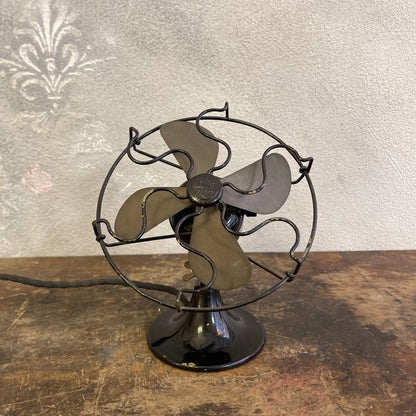 Ventilatore Da Tavolo General Electric Milano Con Pale In Ottone E Struttura In Ferro Anni 30