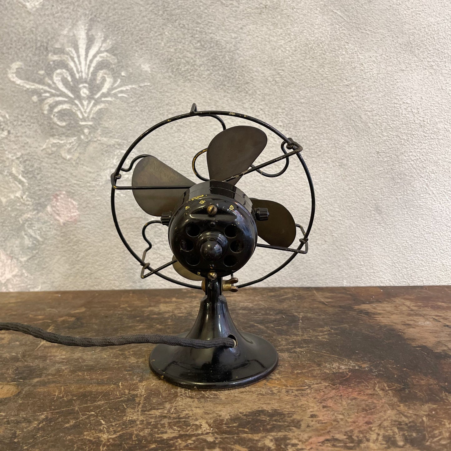 Ventilatore Da Tavolo General Electric Milano Con Pale In Ottone E Struttura In Ferro Anni 30