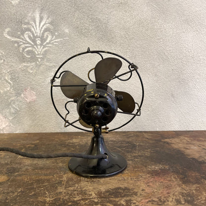 Ventilatore Da Tavolo General Electric Milano Con Pale In Ottone E Struttura In Ferro Anni 30