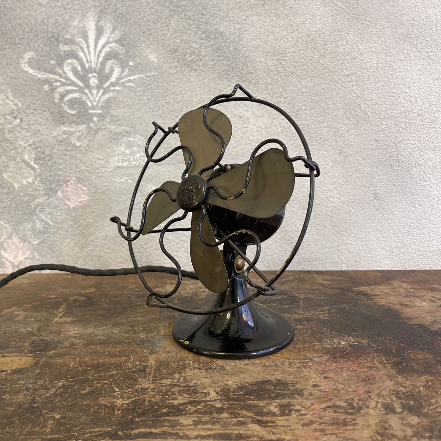Ventilatore Da Tavolo General Electric Milano Con Pale In Ottone E Struttura In Ferro Anni 30