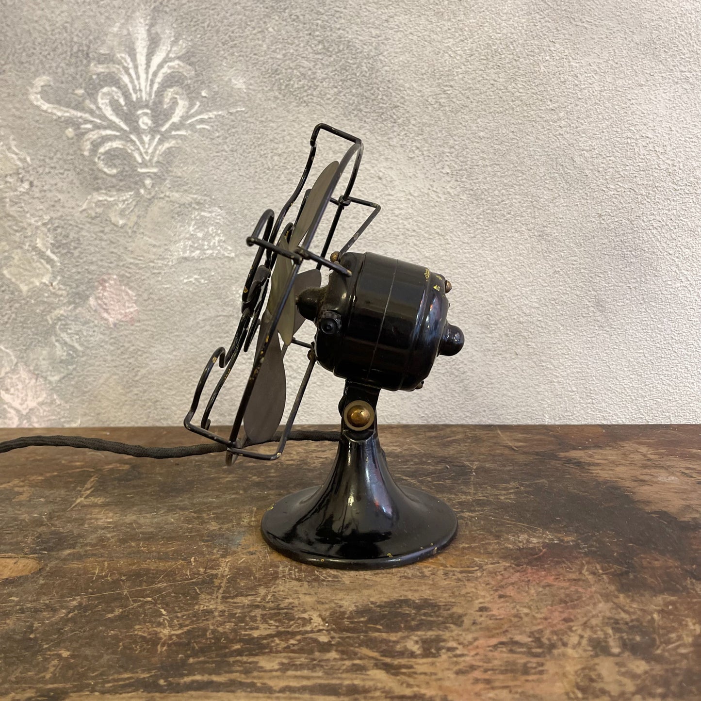 Ventilatore Da Tavolo General Electric Milano Con Pale In Ottone E Struttura In Ferro Anni 30