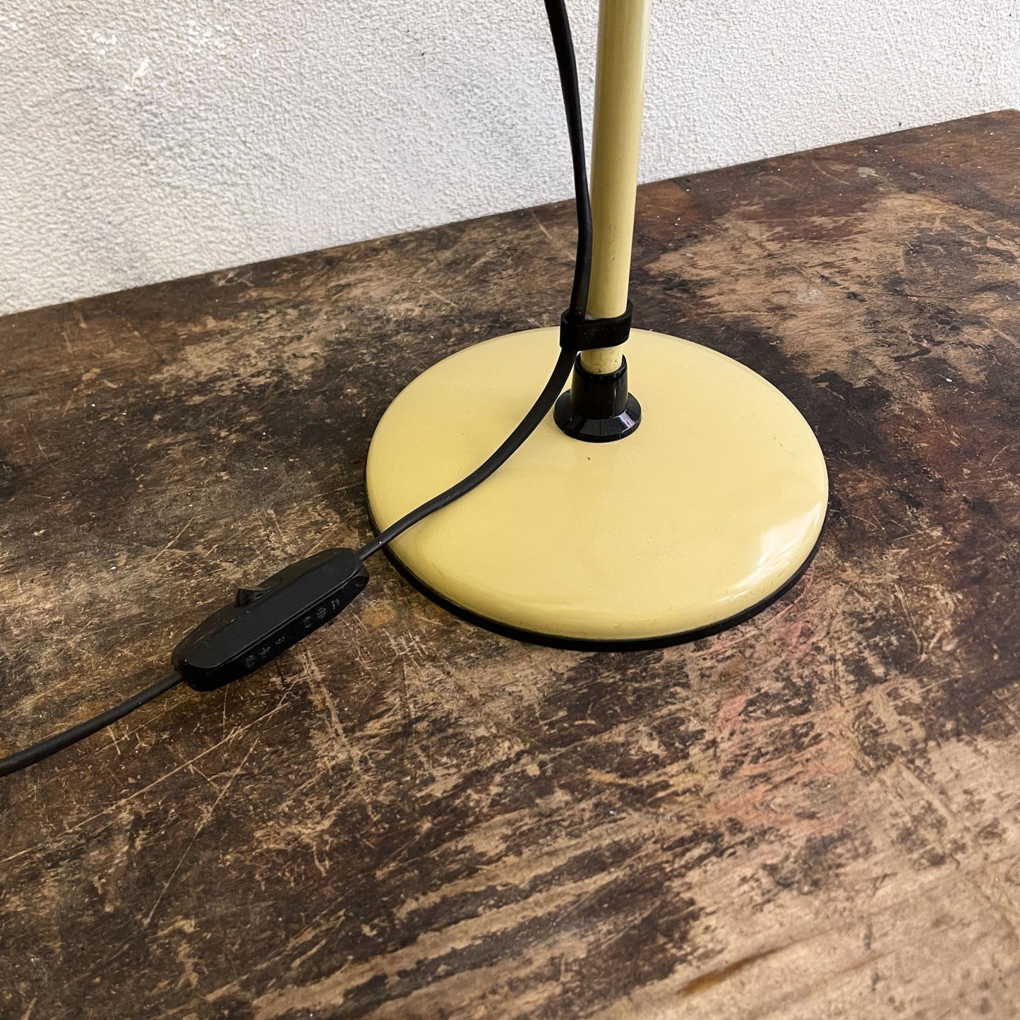 Lampada Multidirezione Postmoderna Regolabile In Altezza Di Produzione Italiana Degli Anni 80