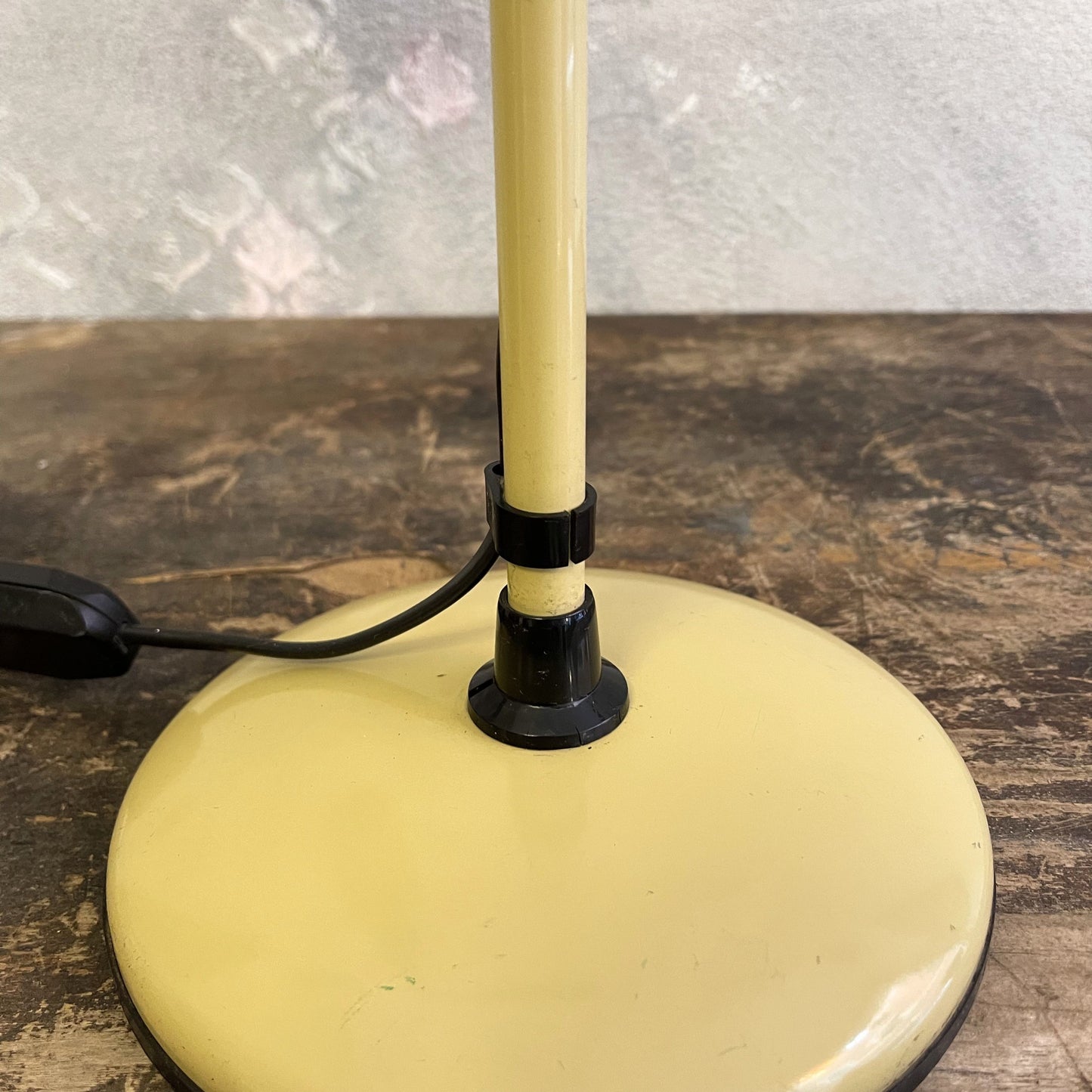 Lampada Multidirezione Postmoderna Regolabile In Altezza Di Produzione Italiana Degli Anni 80