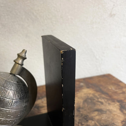 Fermalibri Con Mappamondi Realizzati In Alluminio Inciso A Mano E Legno Anni 80