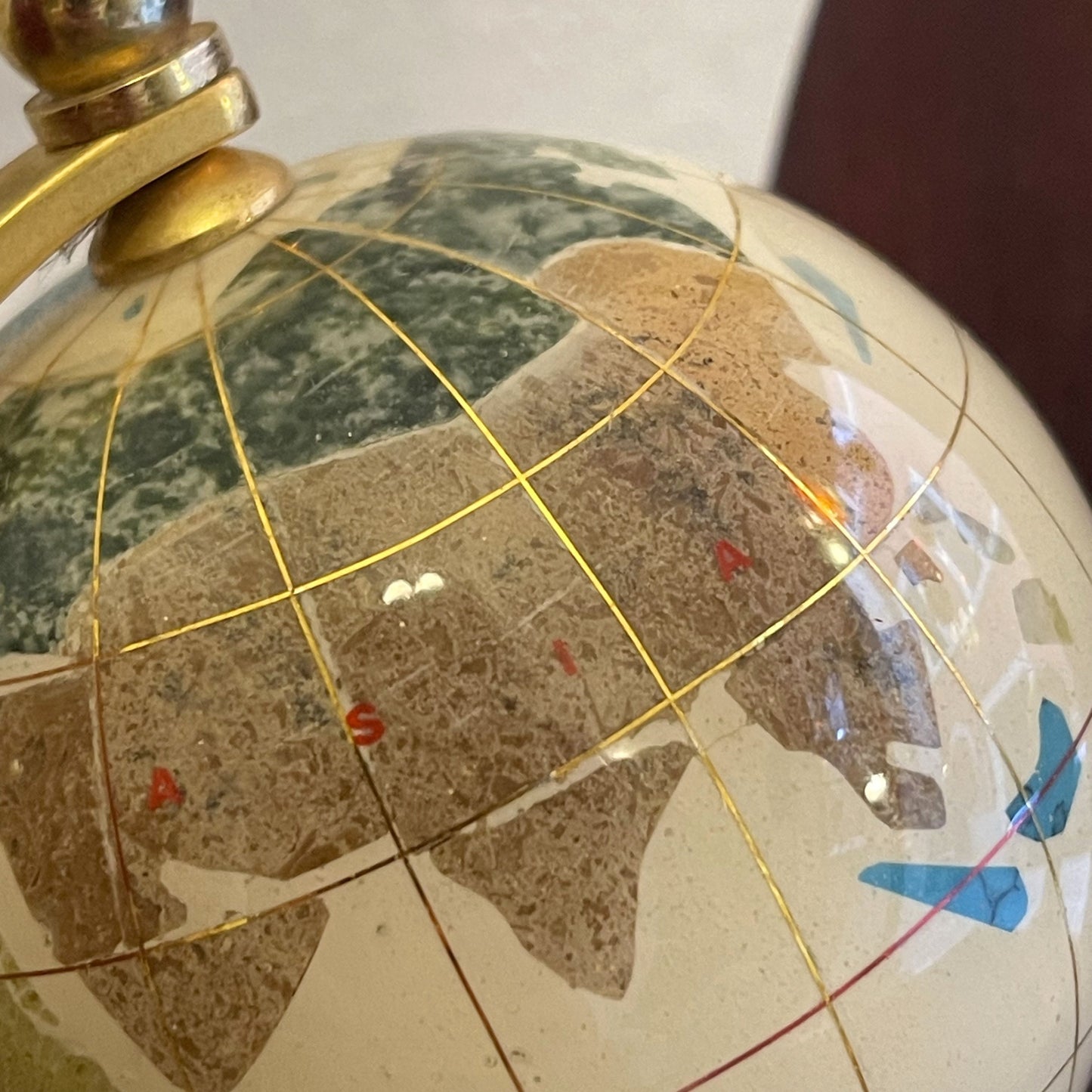 Fermalibri Con Mappamondi In Legno Di Mogano Laccato E Asse In Ottone Con Globi Impreziositi Da Minerali Anni 80