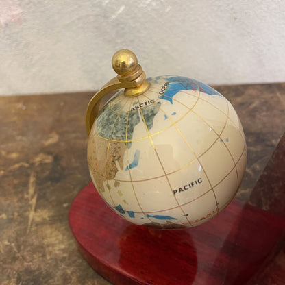 Fermalibri Con Mappamondi In Legno Di Mogano Laccato E Asse In Ottone Con Globi Impreziositi Da Minerali Anni 80
