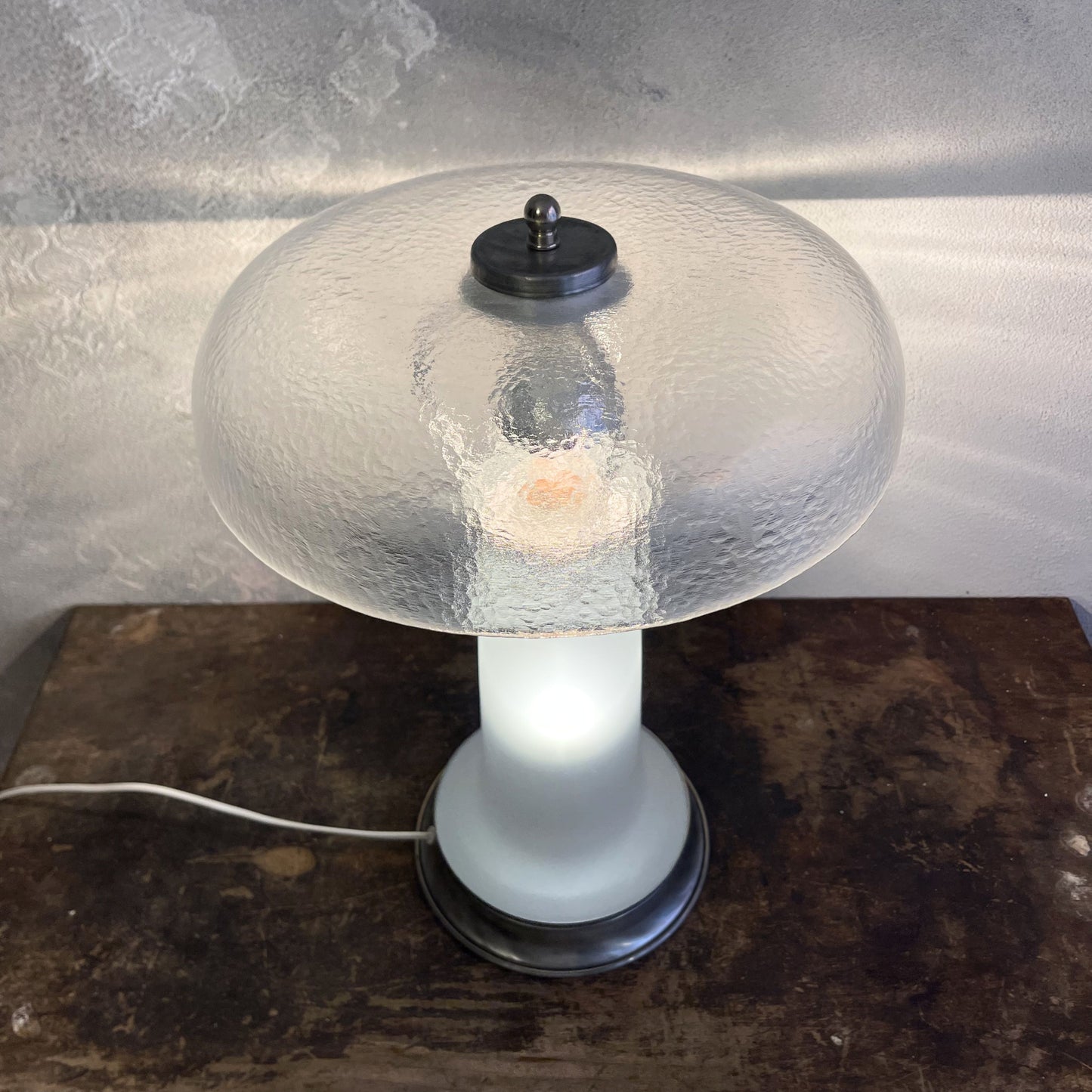 Lampada a Campana Space Age in vetro di murano e opalino attribuibile a Mazzega anni 80