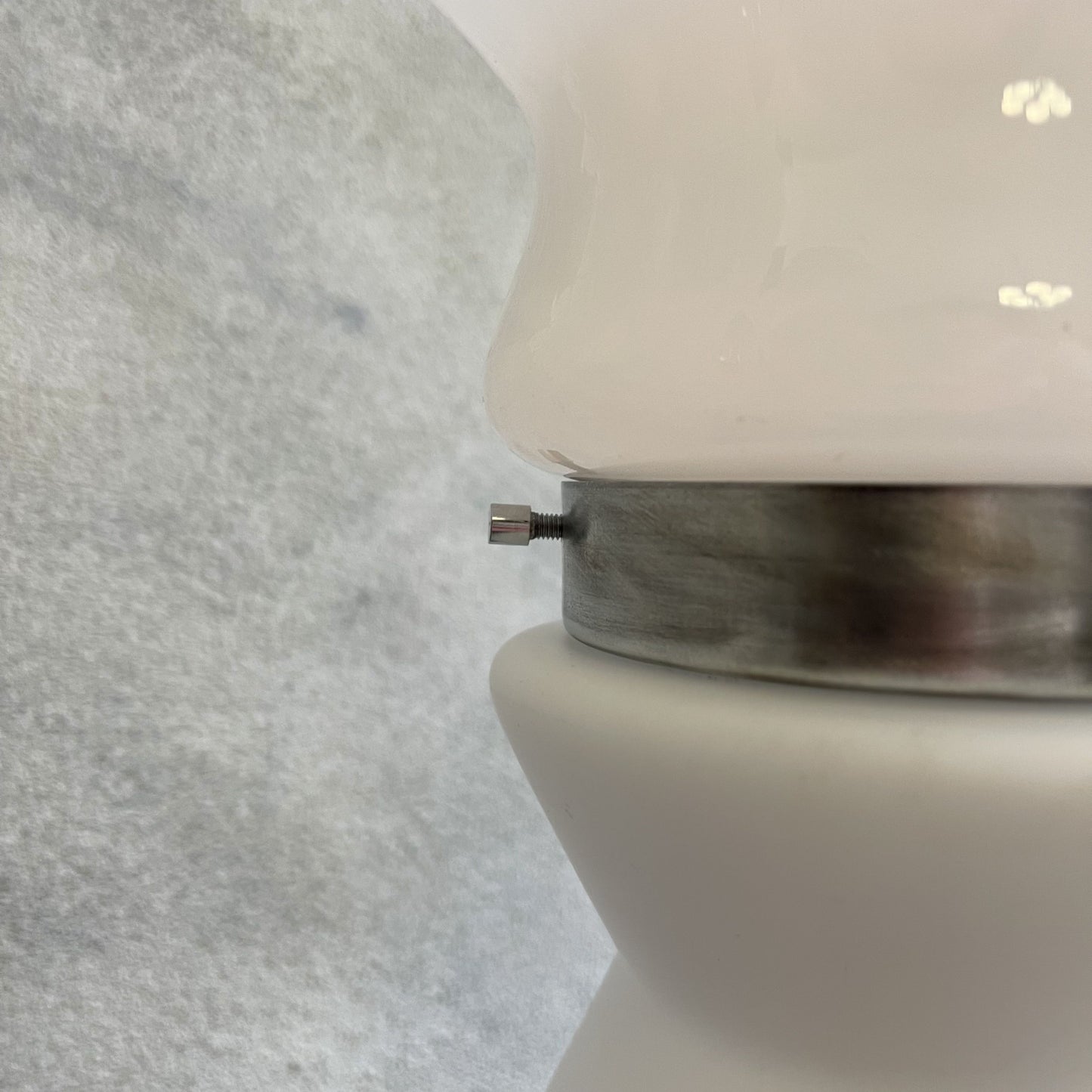 Lampada da tavolo Space Age in vetro di murano e opalino attribuibile a MAZZEGA anni 80