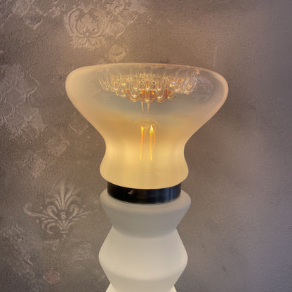 Lampada da tavolo Space Age in vetro di murano e opalino attribuibile a MAZZEGA anni 80