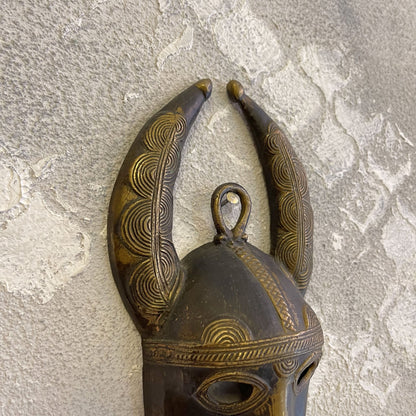 Machera tribale africana decorativa in ottone Yohourè sottogruppo degli Akar dalla Costa d Avorio XX secolo
