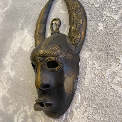 Machera tribale africana decorativa in ottone Yohourè sottogruppo degli Akar dalla Costa d Avorio XX secolo