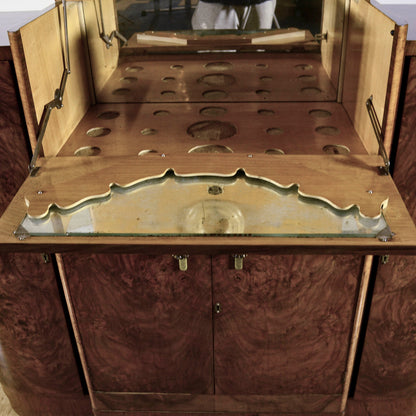 Mobile Bar Art Deco' In Radica Di Noce Pregiata Due Ante Laterali Una Grande Gentrale Inferiore E Una Superiore Anni 30