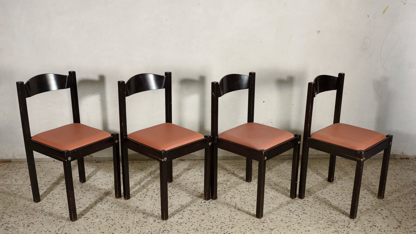 Gruppo di 4 sedie  design Italia 1980