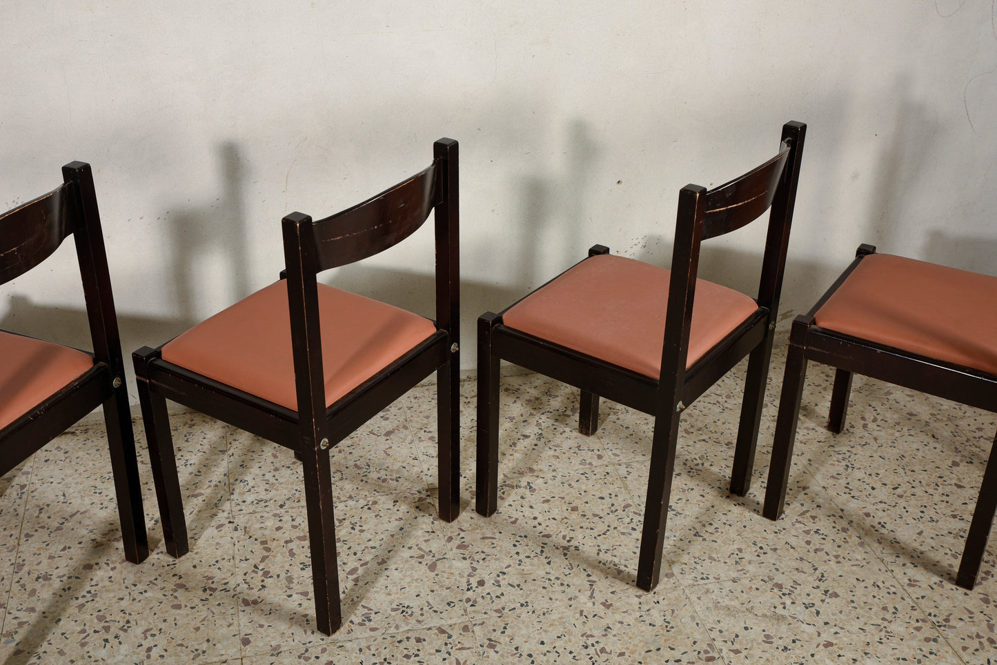 Gruppo di 4 sedie  design Italia 1980