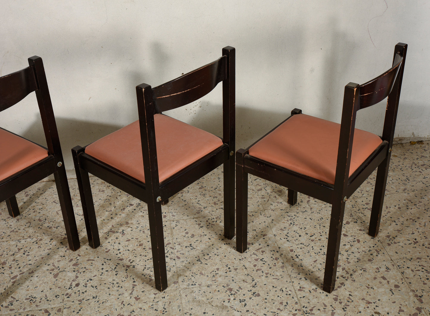 Gruppo di 4 sedie  design Italia 1980