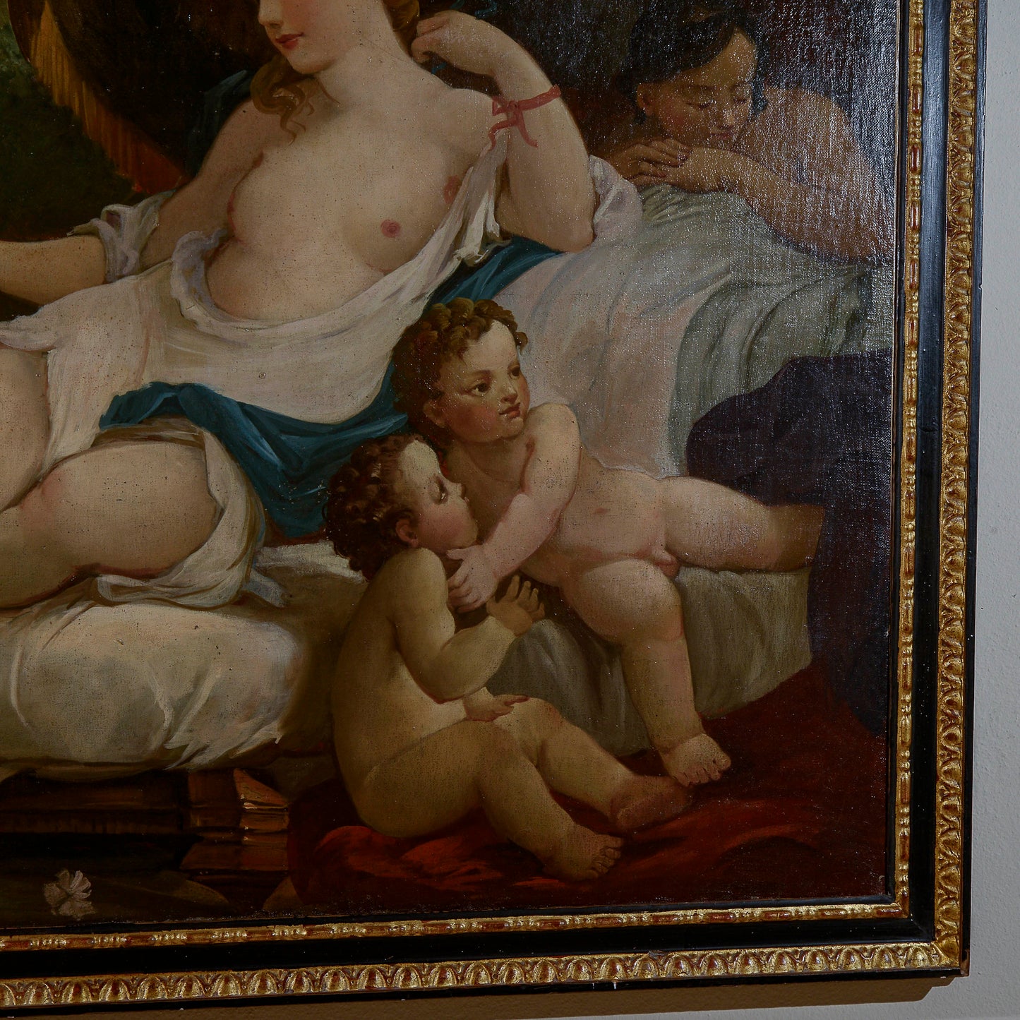 dipinto dunna su dormeuse con putti e ancelle