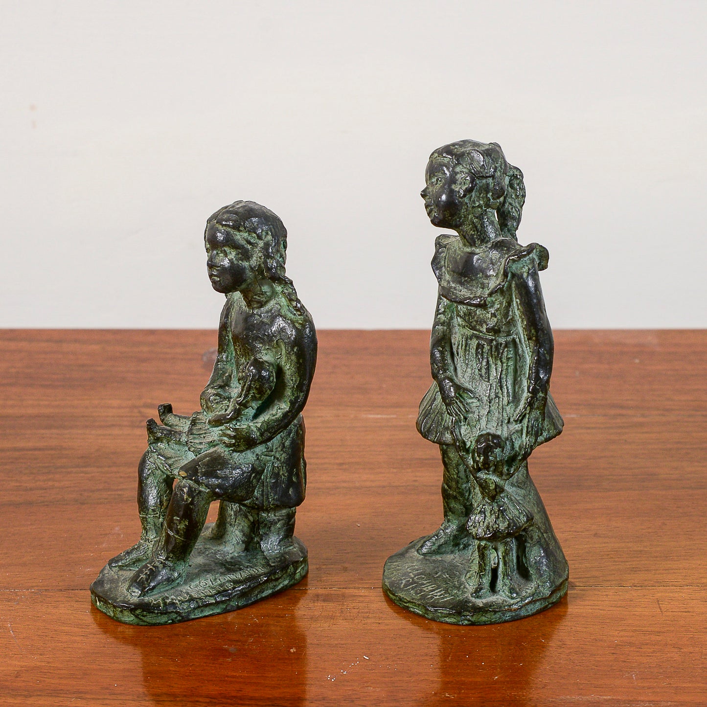 coppia di statuine non numerate di colombini