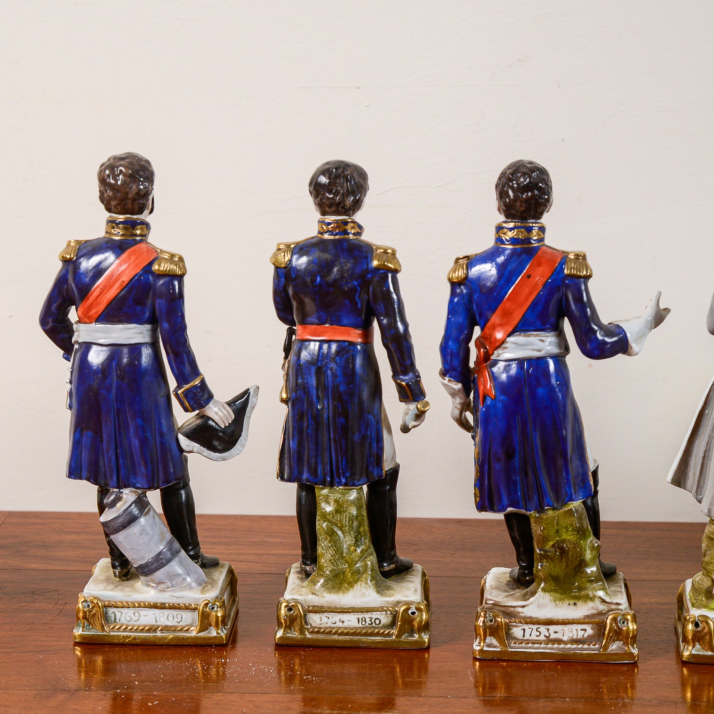 set 9 statuette soldatini in ceramica di meissen