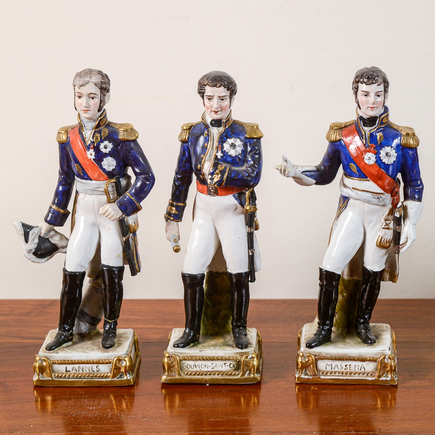 set 9 statuette soldatini in ceramica di meissen