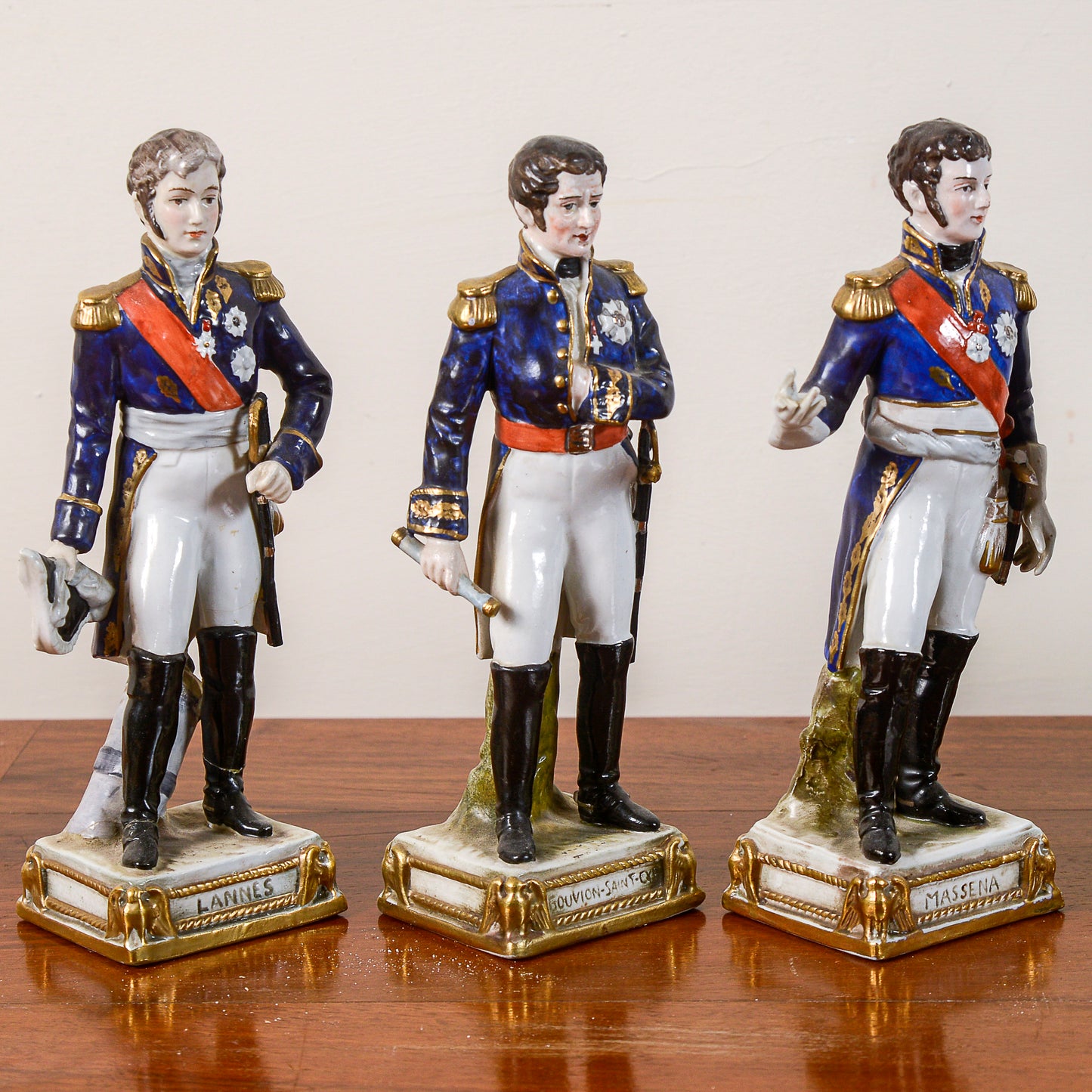 set 9 statuette soldatini in ceramica di meissen