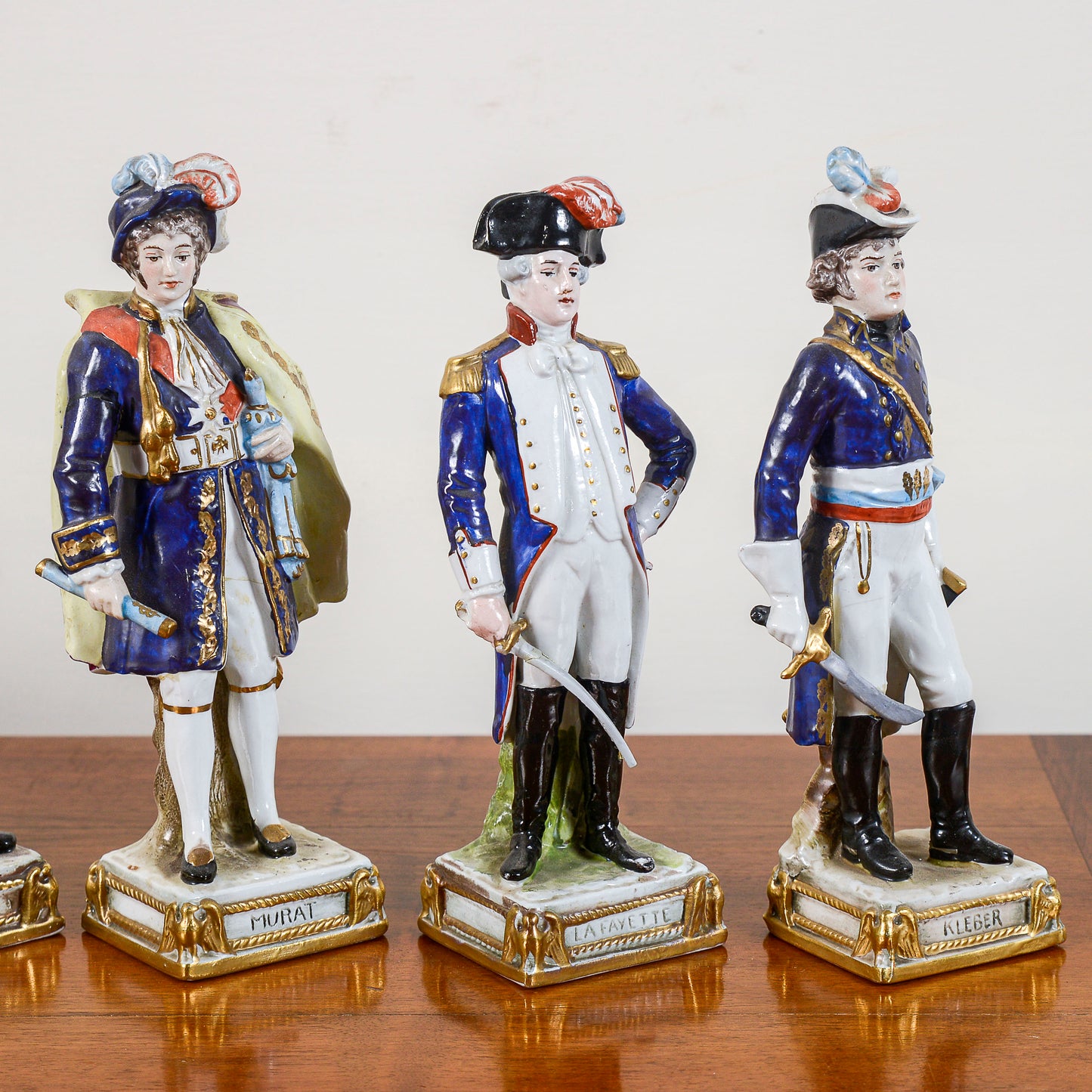 set 9 statuette soldatini in ceramica di meissen