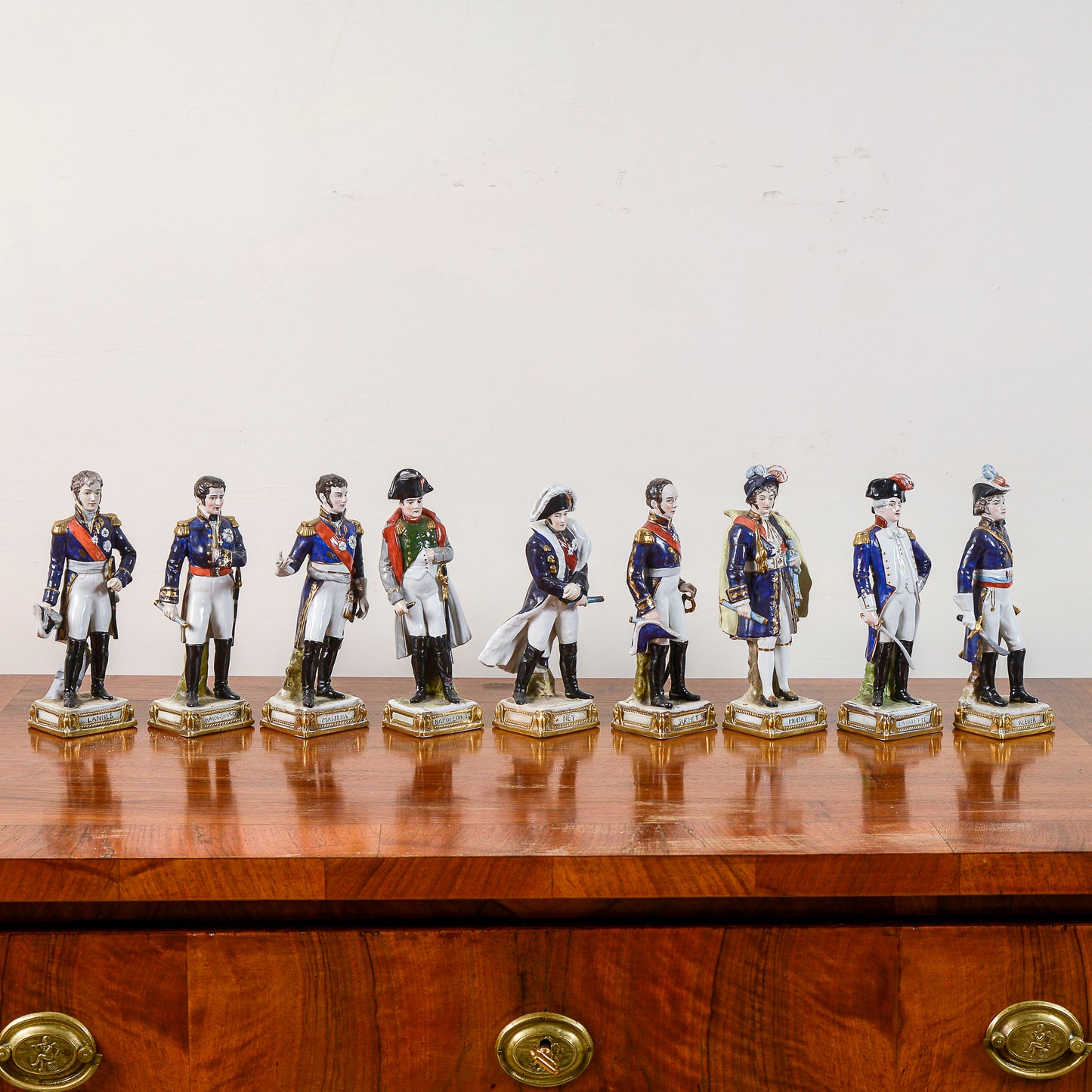 set 9 statuette soldatini in ceramica di meissen