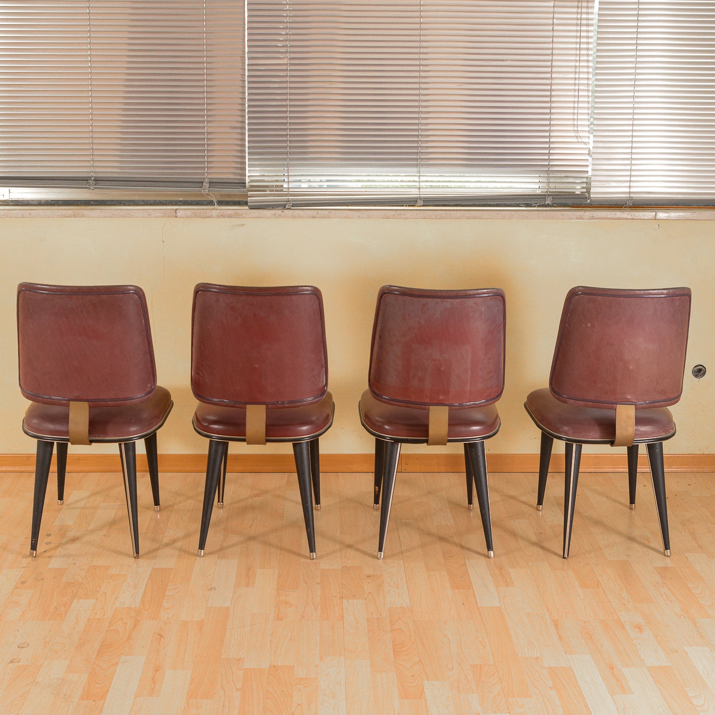 Set quattro sedie anni 50 Umberto Mascagni bordeaux