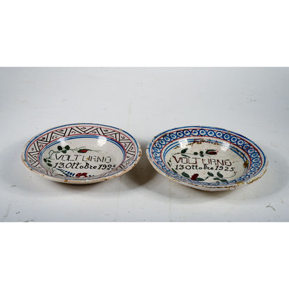 Coppia di piatti in terracotta con scritta Volturno 13 ottobre 1925