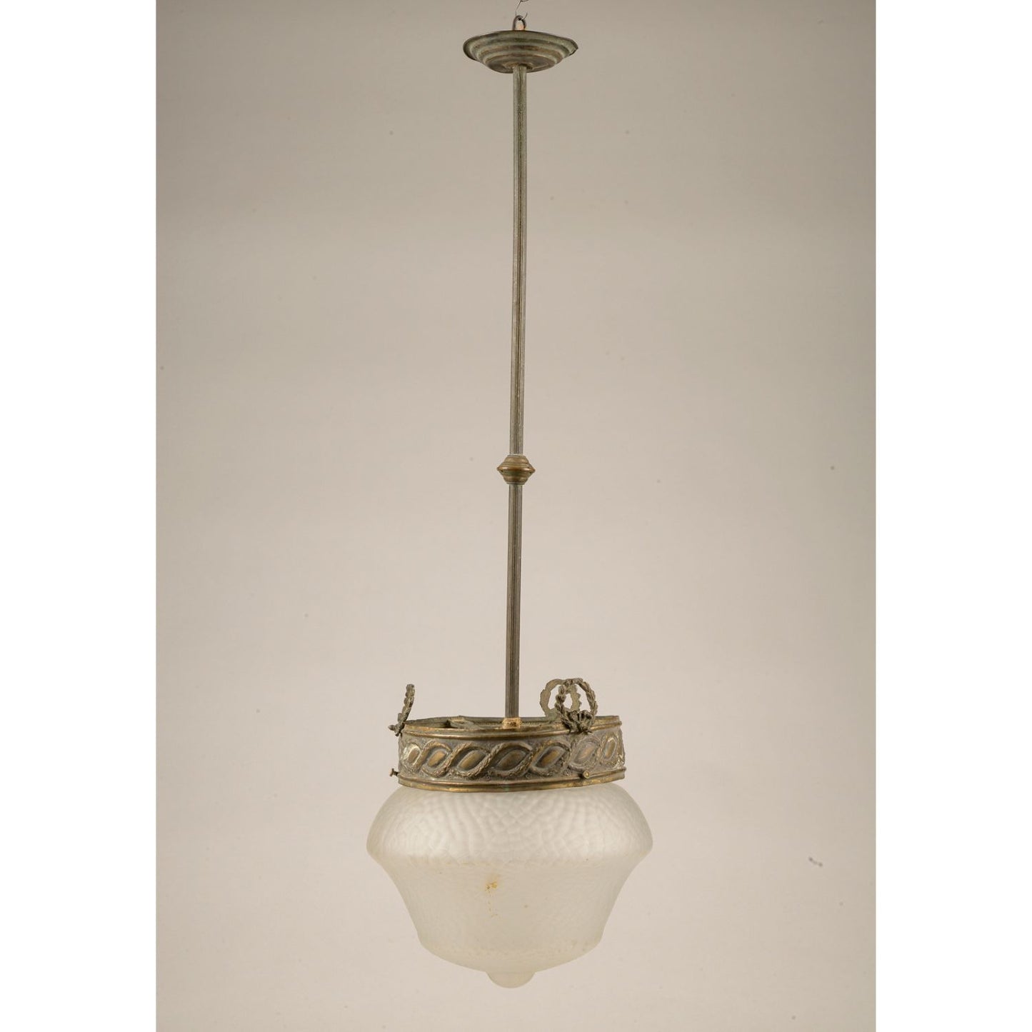 Lampadario anni 1940 in metallo e vetro smerigliato a 1 luce