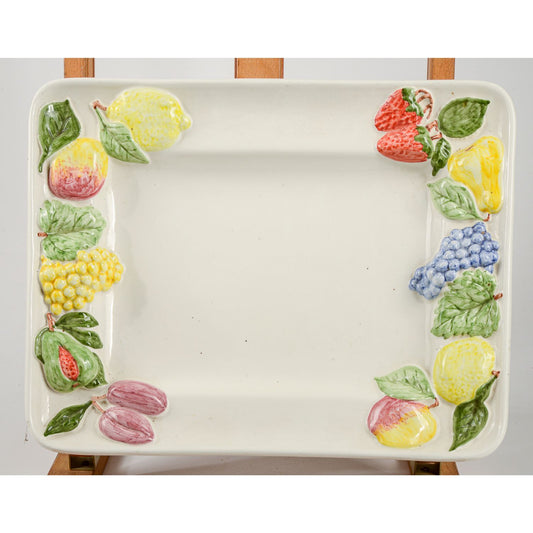 Vassoio centrotavola in ceramica con decori a frutta firmato Bozzi Appignano 1990