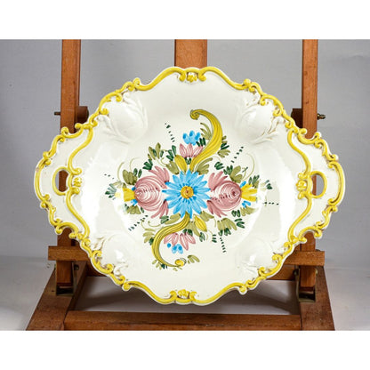 Piatto in ceramica decorato con fiori bianco bordi gialli firmato Bozzi Appignano Italia 1980