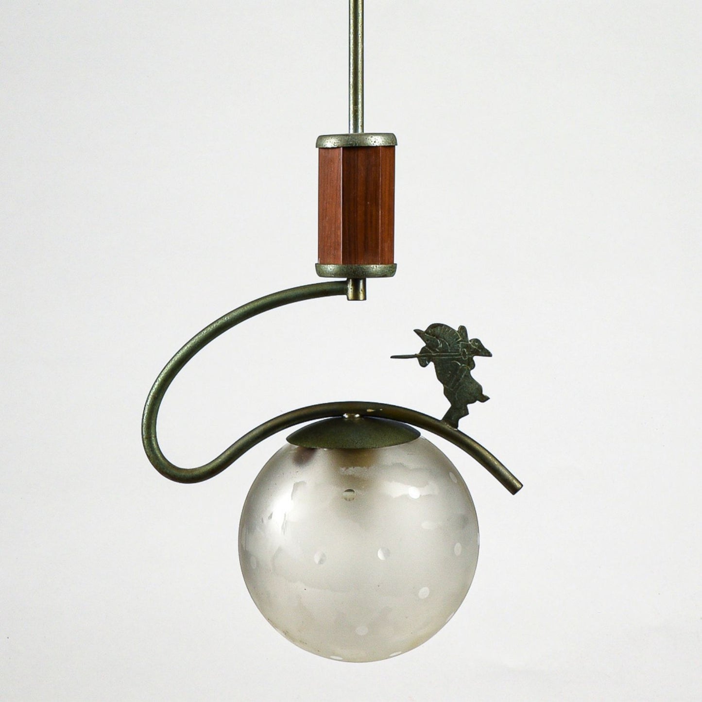 Lampadario Art Decò  con decoro raffigurante San Ciriaco e sfera opalina a pois impianto funzionante
