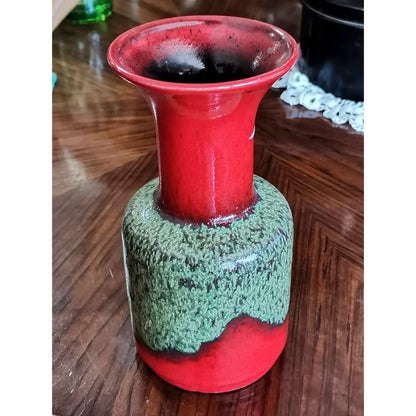 Vaso in ceramica rosso e verde marcato Jasba Germania 1960.