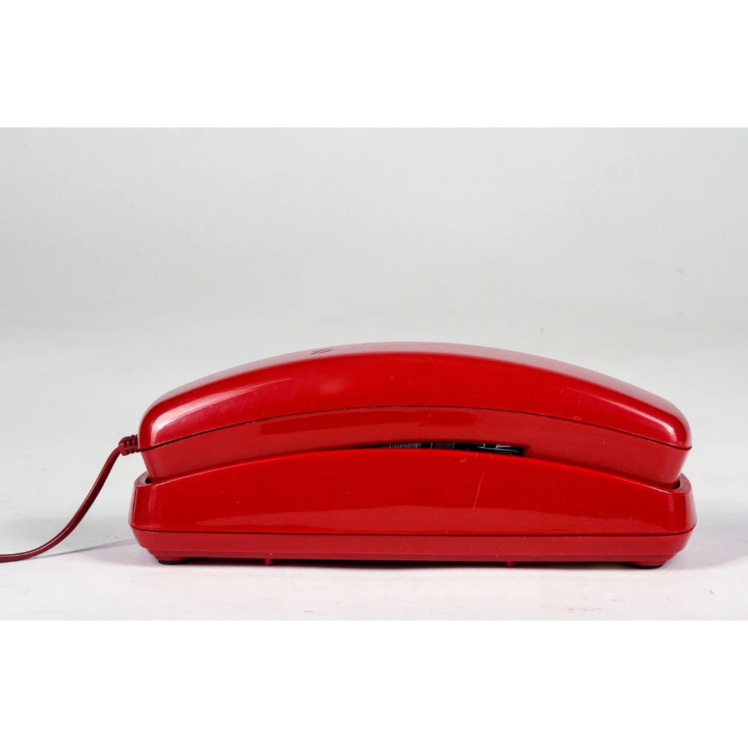 Teleono in plastica rosso da parete o da appoggio della ditta CAT con collegamento tripolare Italia 1980