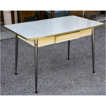 Tavolo cucina piano in formica bianca e spianatora  Italia anni 70